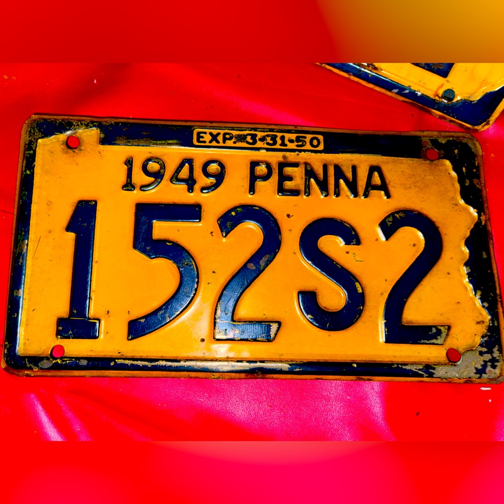 Pennsylvania 1949 License Plate. 152S2